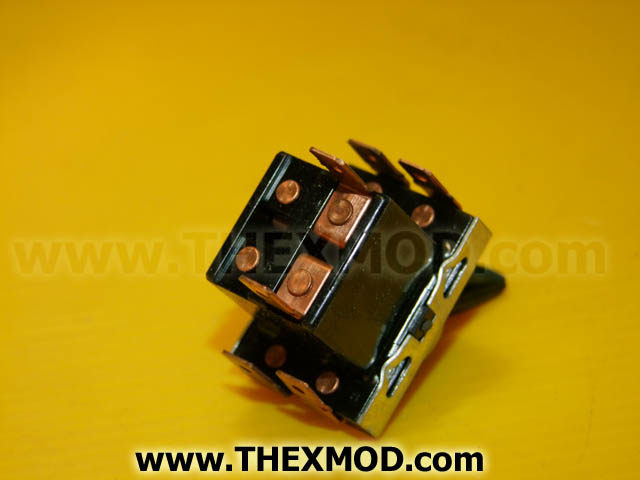 Switch Toggle - Lucas  34734 / 555877-2
