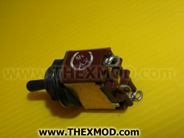 Switch - Toggle SPDT 10A - BS9572F002-440 -2