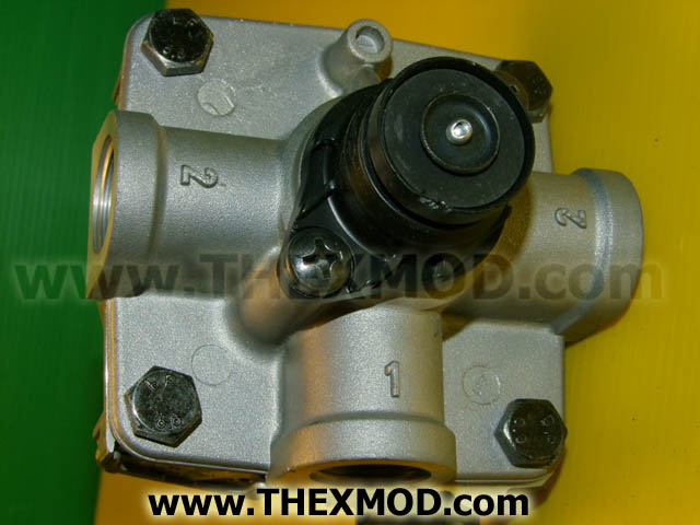 Valve - ABS Relay Valve - Wabco : 472 195 031 0-4