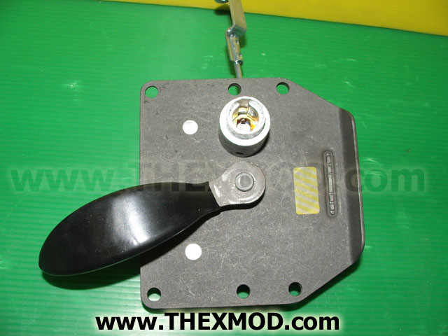 Door Latch - Front LH - RHD - MUC1035-4