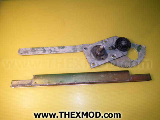 Regulator Window RH Door Window - 01242423-2