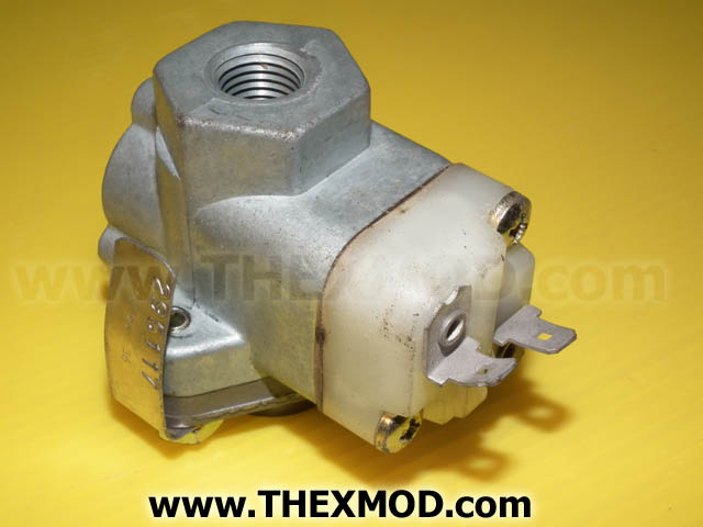 Valve Switch Pressure - 8838943-2