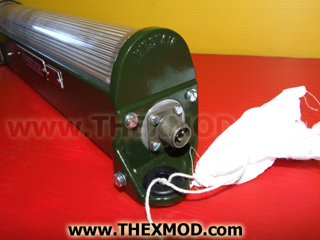 Light - Bulkhead - 424mm L - 85mm H 67mm WD - 24V-3