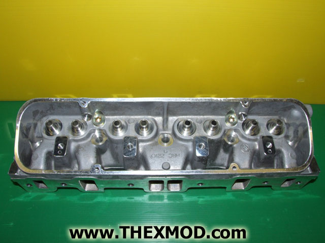 Cylinder Head V8 -  ERC676-2