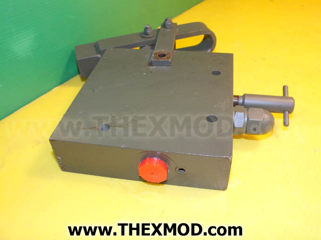 Pump - Hand Driven - HYSTER SKS65335-9-2