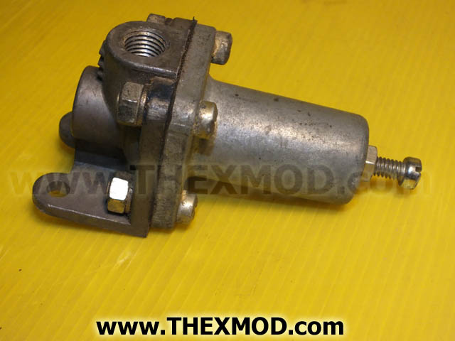 Valve - Regulating Fluid Pressure - 120 Ibf/70 lbf-2