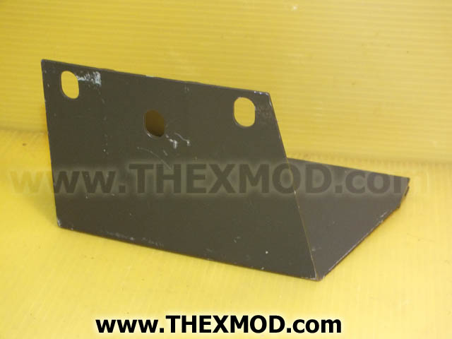 Braceket - 3 1/2 x 3 27/35in x 5 5/8in - FV840046-1