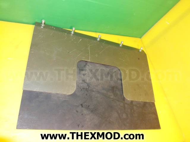 Mudflap and Bracket - FV701657 - FV701658-1