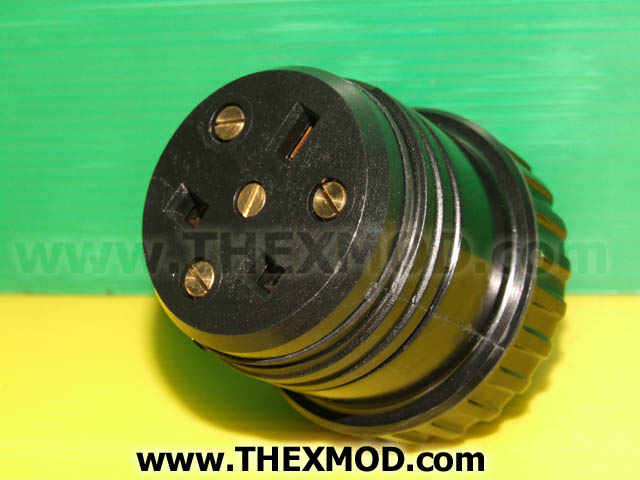Socket - 240V 13 AMP - With cable Grip-1