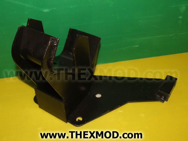 Bracket - Engine Mounting - RH - ANR2868-2