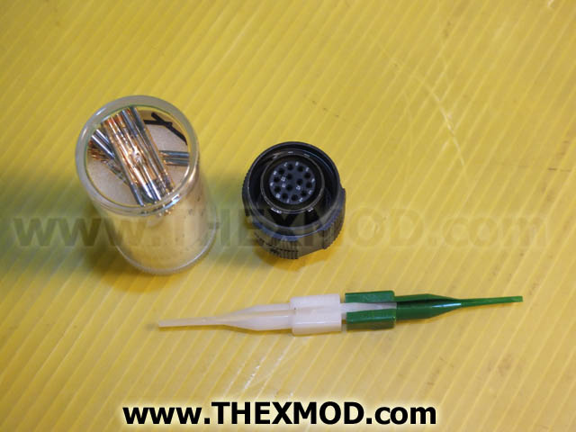 Connector - MIL-C-38999/26-1