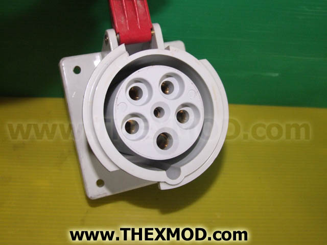 Socket - Panel Mount - 415V - 63A - 5 Pin + Earth-2
