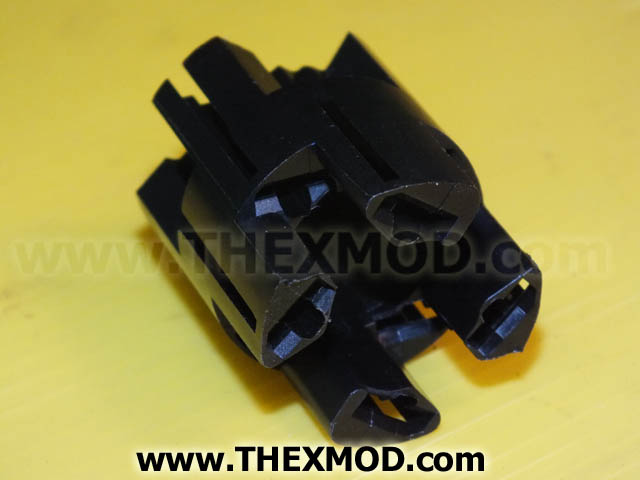 Adaptor - 8 outlets - 28.50mm dia - 35.50mm- 12/82-1