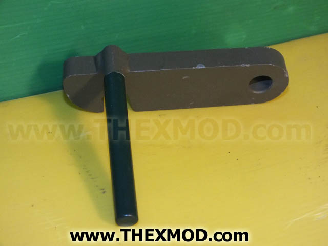 Catch - Drivers Hatch Door - FV586490-2