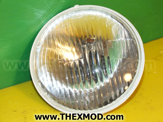 Light - Right Hand - Dip Beam - 700/13200-1