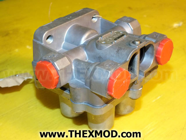 Valve - Multicircuit Air Brake - 0738558-2