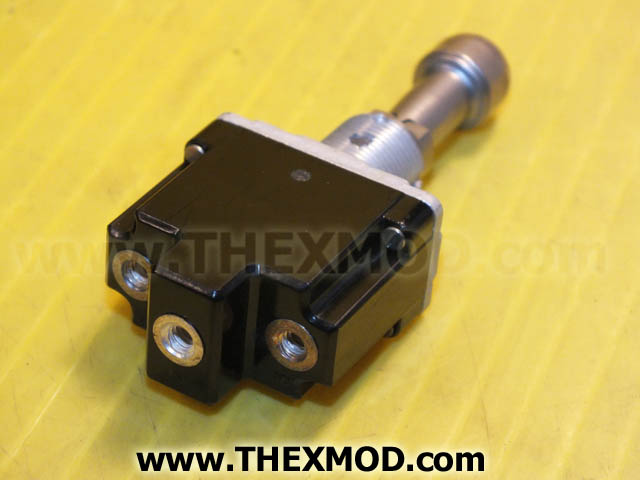 Switch Toggle - 28v dc - 15a - 1TL1-7E-2