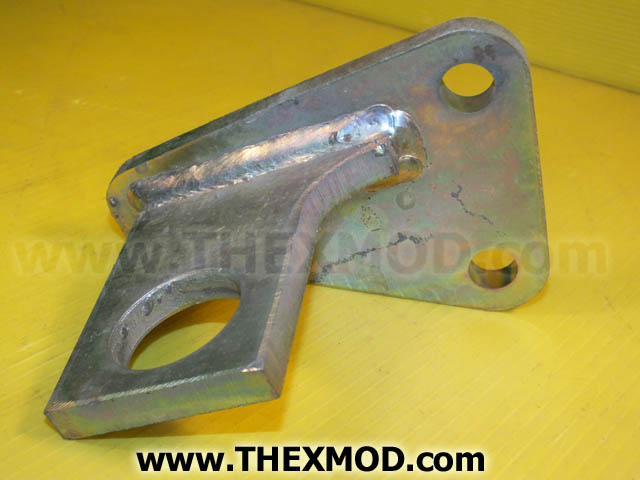 Bracket - Engine Mount - Rightside - 335/00681-2