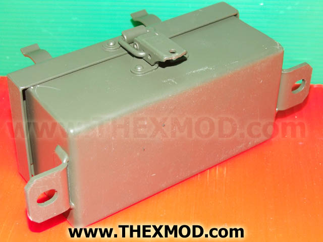 Box - Stowage - Torch Holder + Spare Batteries - -2