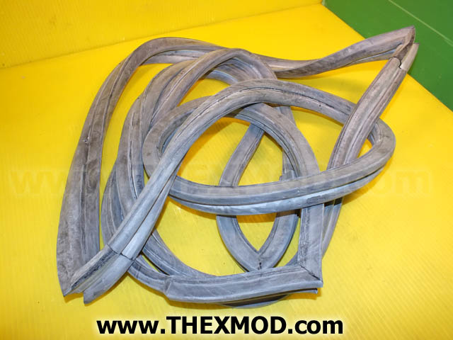 Rubber Seal - Door Surround - LH - 9959385-1