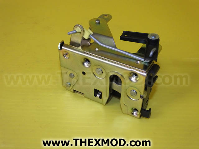 Latch - Door - Right Hand Front - FQJ103160-1