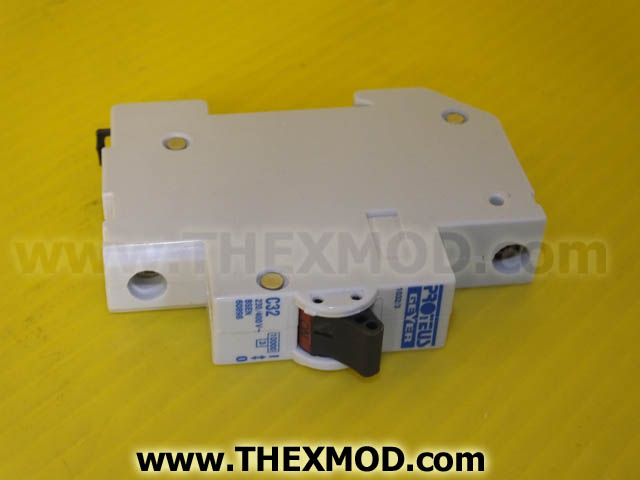 Circuit Breaker - 32A - C - 230/240V - 1032/3-1