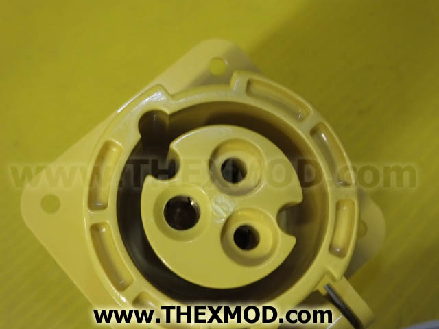 Connector - 3 pin - 16A - 110V ac - 73-015-2