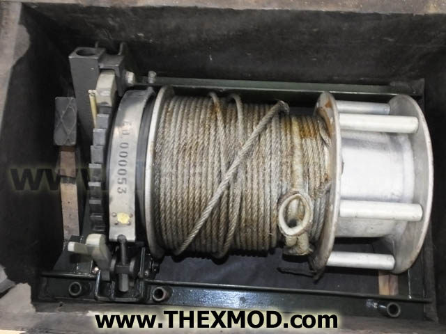 Winch - Hand Operated - RE4932 MEXE8026-1