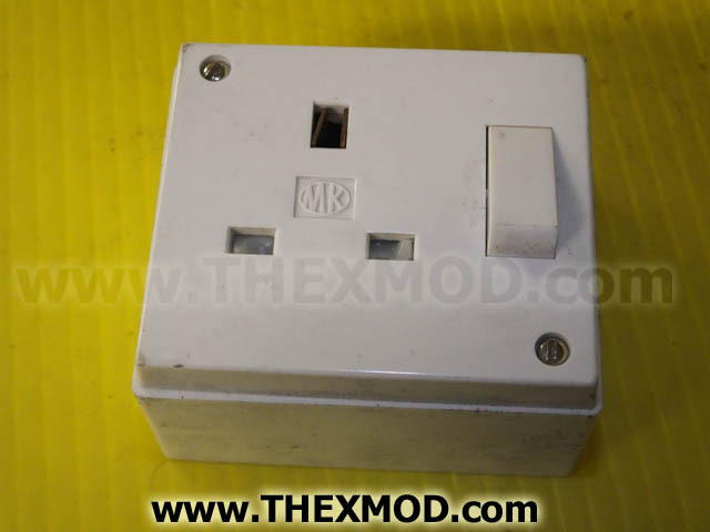 Socket - 3Pin - 240V 2959WHI-1