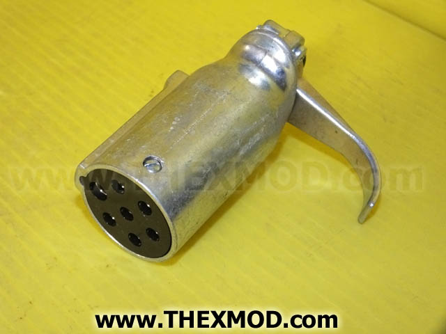 Plug - 7 Pin 24v - TraIler - CT6896H-1