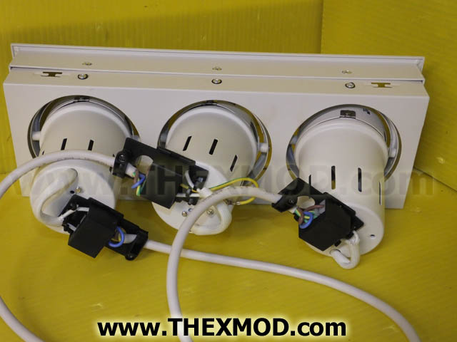 Light - 3 x 70W - CDM-TC G8.5 FLD WTE- SHUTT-PGH70043TC-YW-P-3