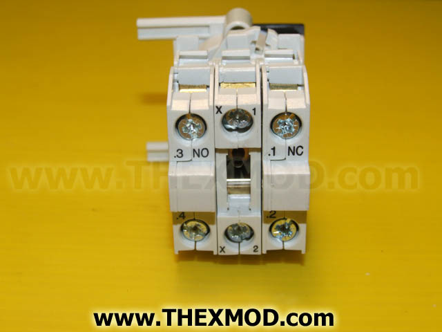 Switch - Push Red - 32/ENQ6/19205-2