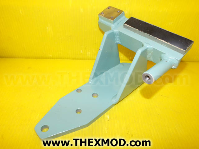 Bracket - Radiator Support - RH - FV800325 CV8944/1M-1