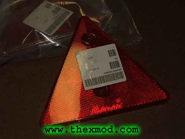 Reflector - Triangular 259-81101 - 8RA 002 020-001-1