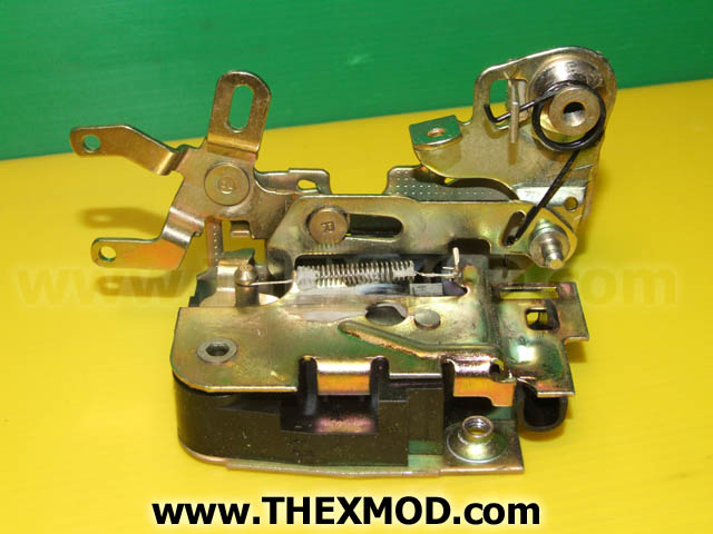 Latch - Door Assembly - RH Fitting - 7997510-1