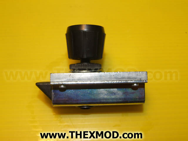 Seat Lock Assembly - STC3922-1