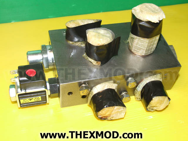 Valve Block Assembly - Hydraulic System - FV80076-1