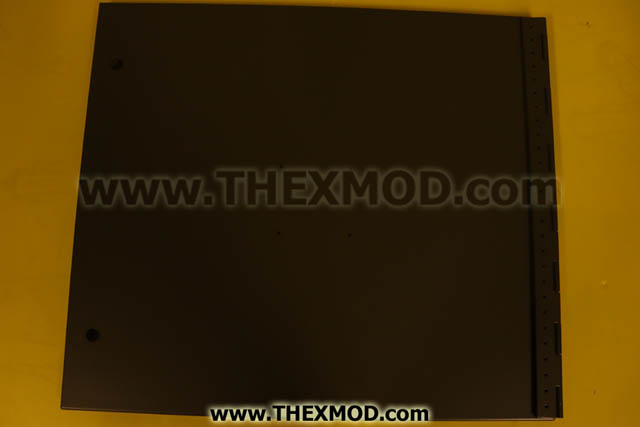 Cover Box - Accessories Stowage - Y105 588 09-2