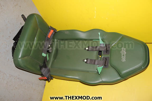 Konig Seat with Seat Belts -1