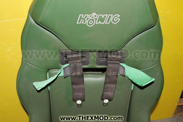 Konig Seat with Seat Belts -5