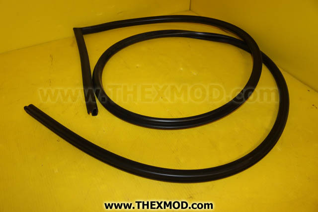 Seal - LH Roof Seal - LR053842-1