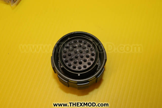 Connector - 32 Pin - TV06RW-19-32SN-W52-2
