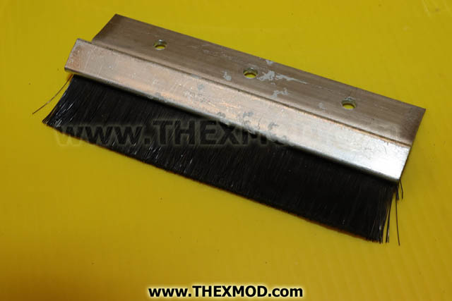 Seal - brush 100mm long - MM 11126 AC/14/5/1006-1