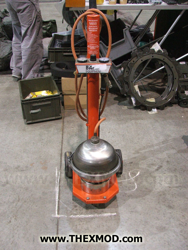 Brake Bleeding unit.-1