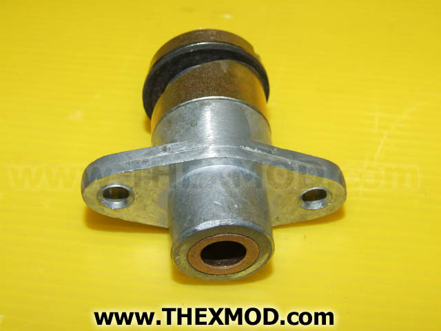 Wiper Pivot Housing - RH - 7956835-2