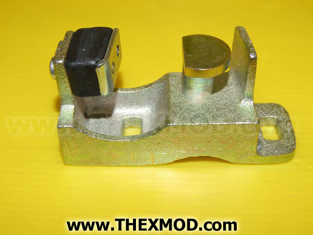 Striker Door Lock - RH - ALR7056-1
