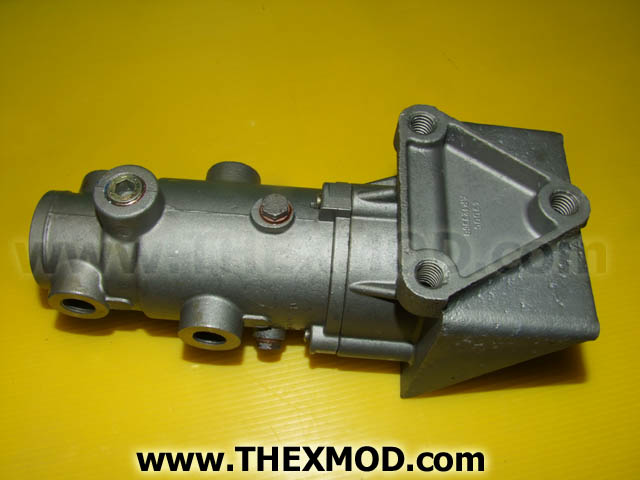 Valve Assembly Brake Reaction - 8833478-5