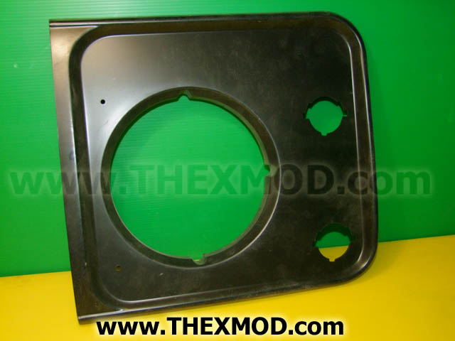Finisher Headlight Surround RH Black - BTR7850PUC-1