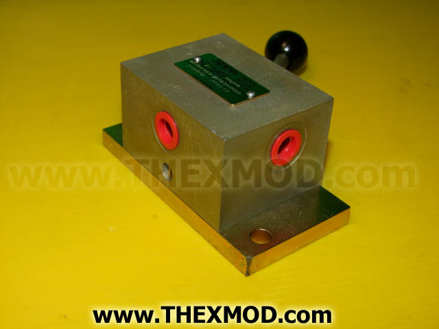 Valve Control Linear Directional - HC102989-2